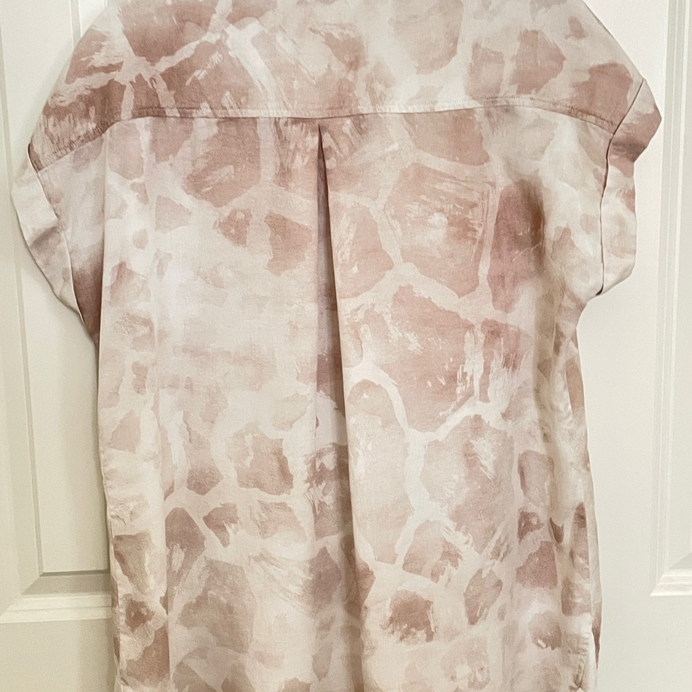 Anthropologie Cream Button-Up Blouse Medium Like New - Picture 2 of 6